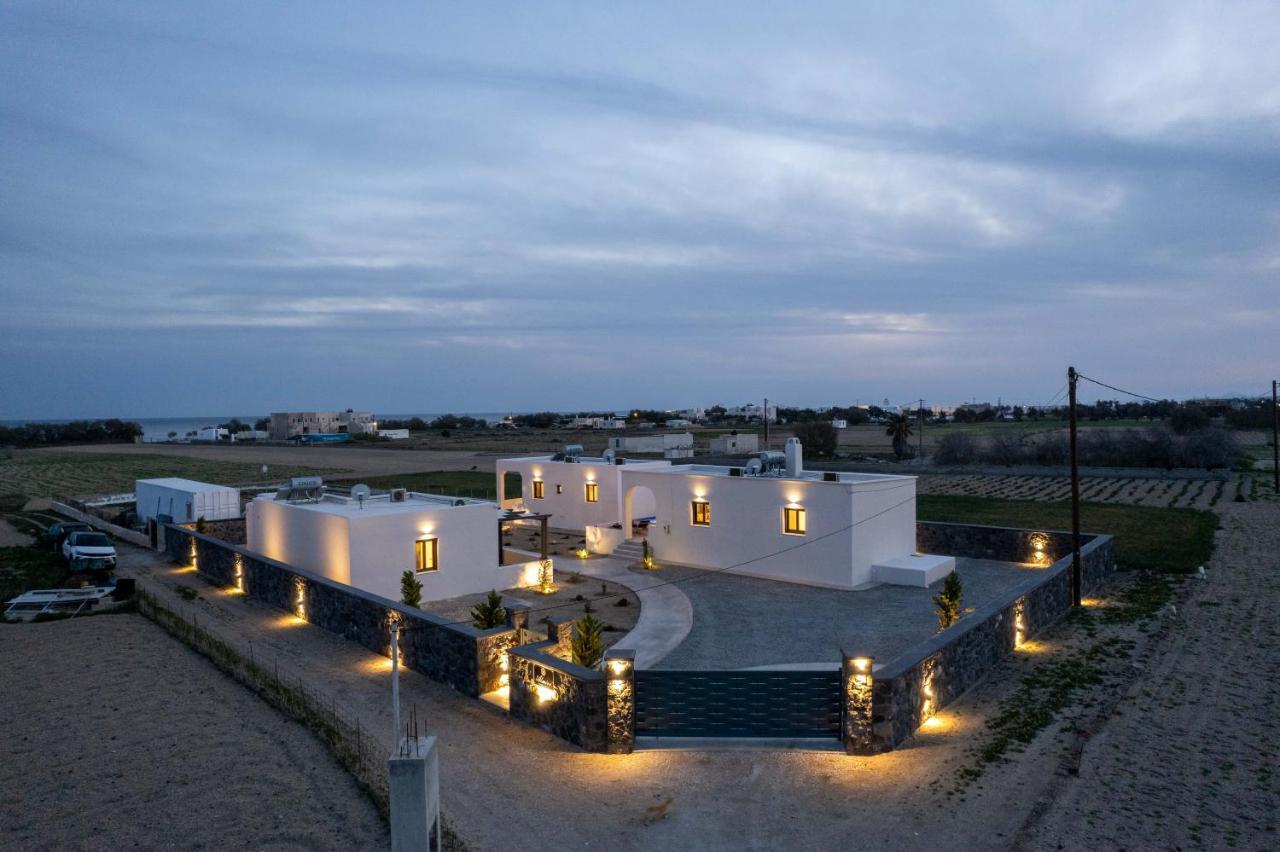 Almira Luxury Suites Perivolos  Exterior photo