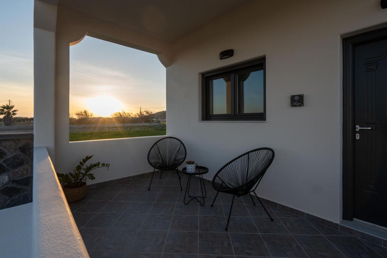 Almira Luxury Suites Perivolos  Exterior photo