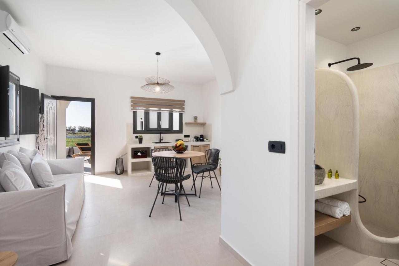 Almira Luxury Suites Perivolos  Exterior photo