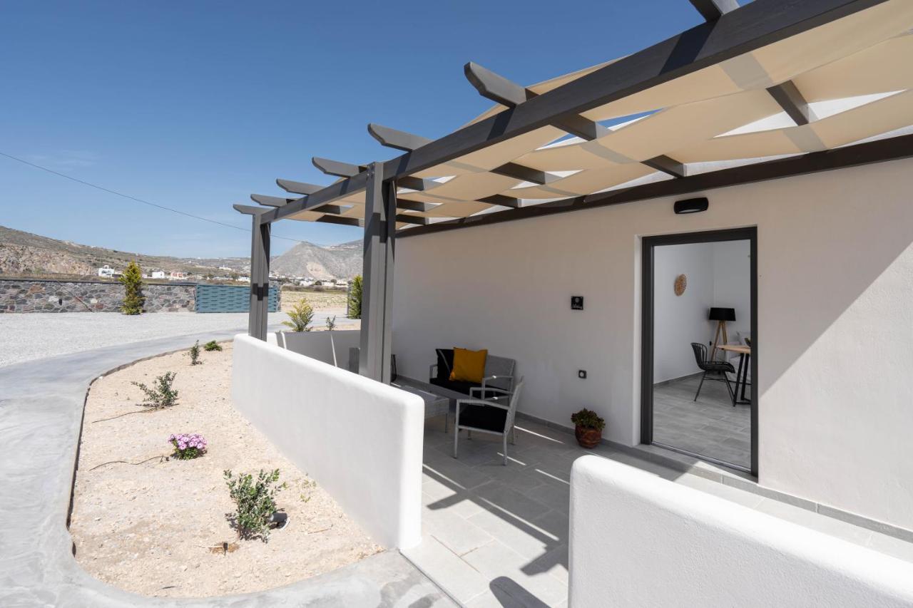 Almira Luxury Suites Perivolos  Exterior photo