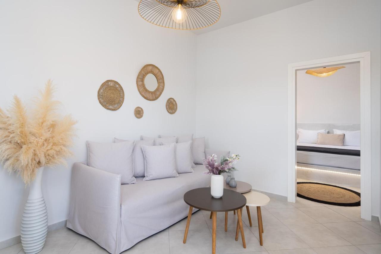 Almira Luxury Suites Perivolos  Exterior photo