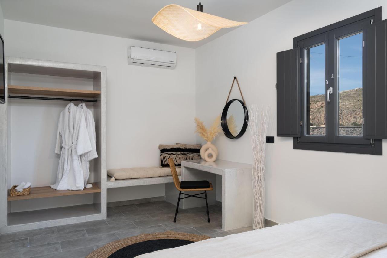 Almira Luxury Suites Perivolos  Exterior photo